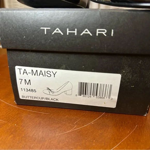 Tahari Leather "Maisy" Cap Toe Block Heel 7M - Picture 2 of 11